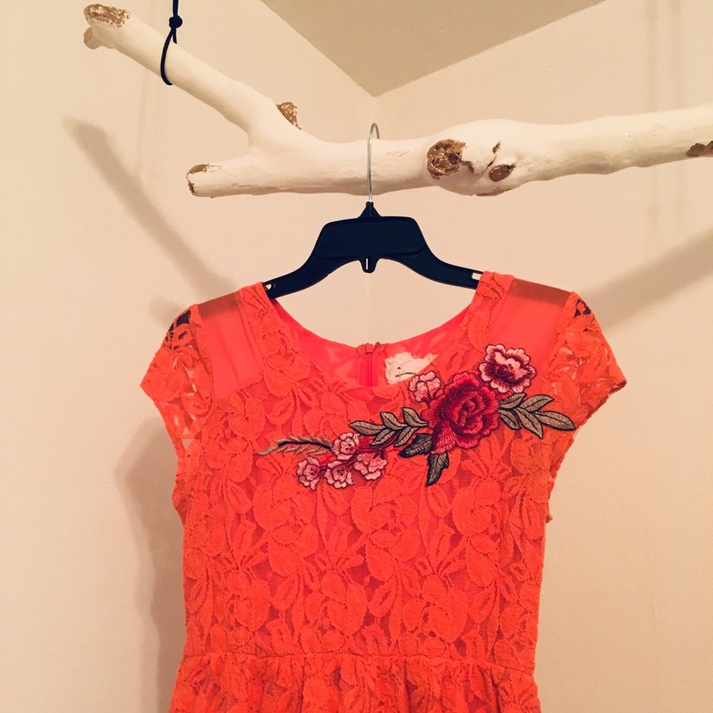 Dress - Picture 2 of 5